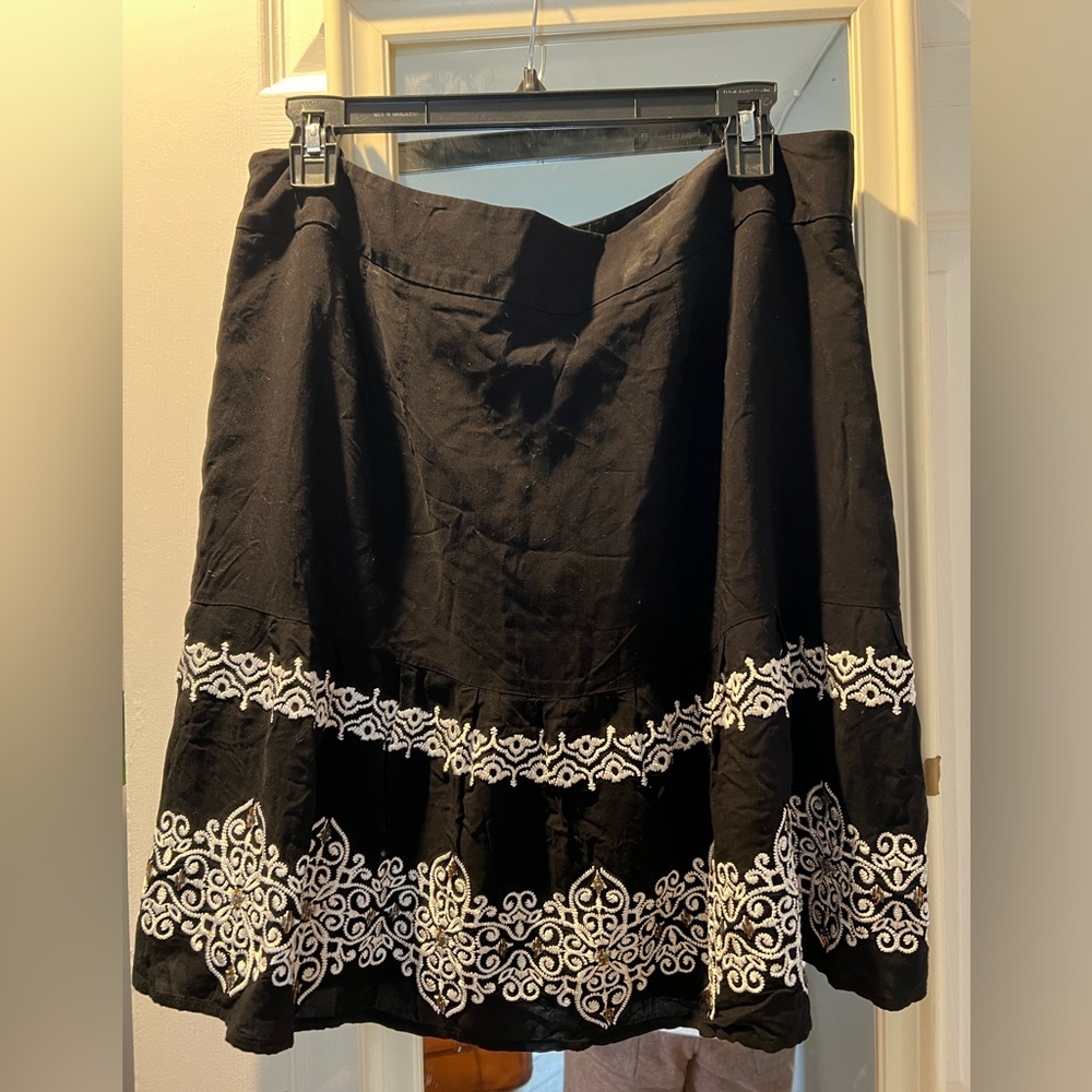 White House Black Market Contrast Embroidered Black Skirt with Beads - Size 14